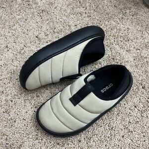 NWOT Crocs Classic Puff Moc Women's Size 8 Moth